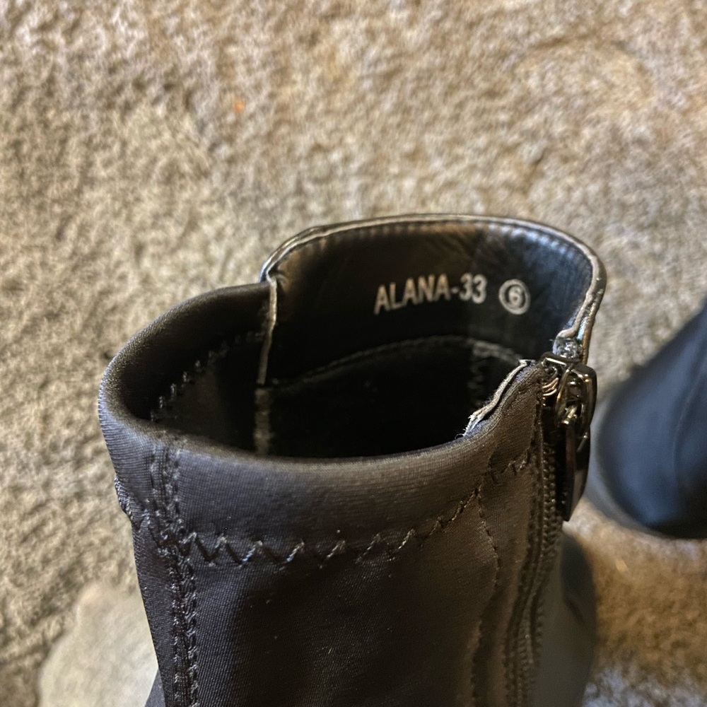 Top Moda Bootie - Picture 3 of 5